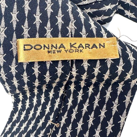 Donna Karan Silk Tie - Picture 2 of 3